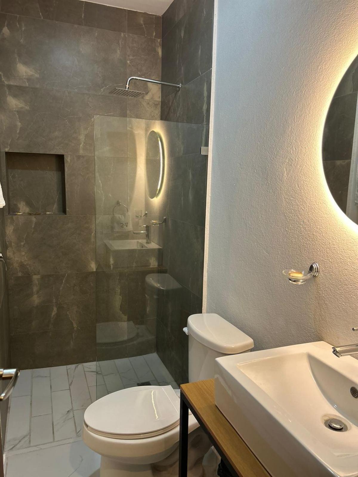 Vidrio Suites Col Americana Guadalajara Exterior photo